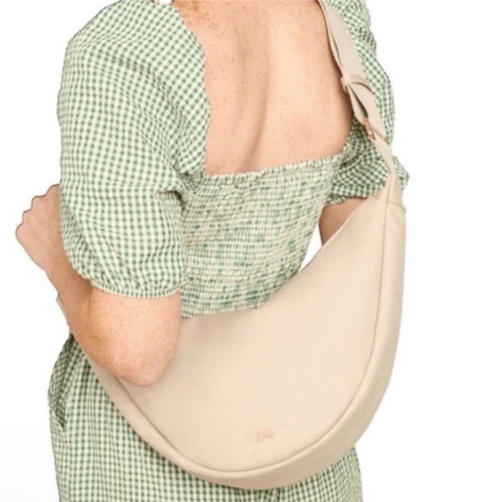 Elegant Cream Shoulder Bag — image 2 of 8